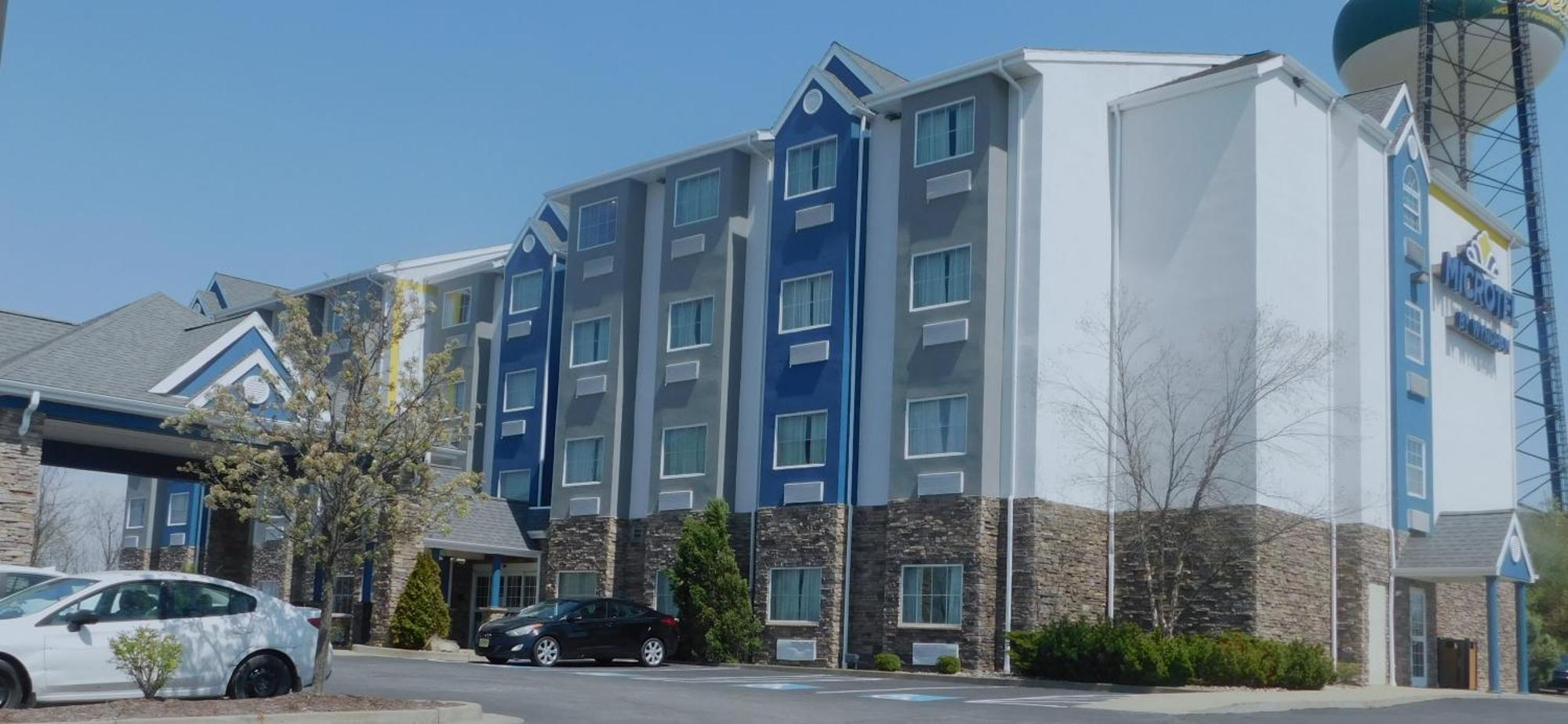 Microtel Inn & Suites By Wyndham Wheeling At The Highlands Triadelphia Exterior photo